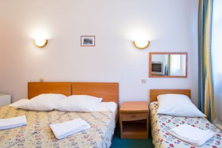 Room 7 of 111