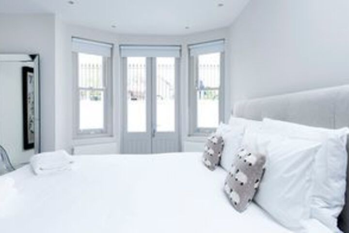 Room 16 of 32