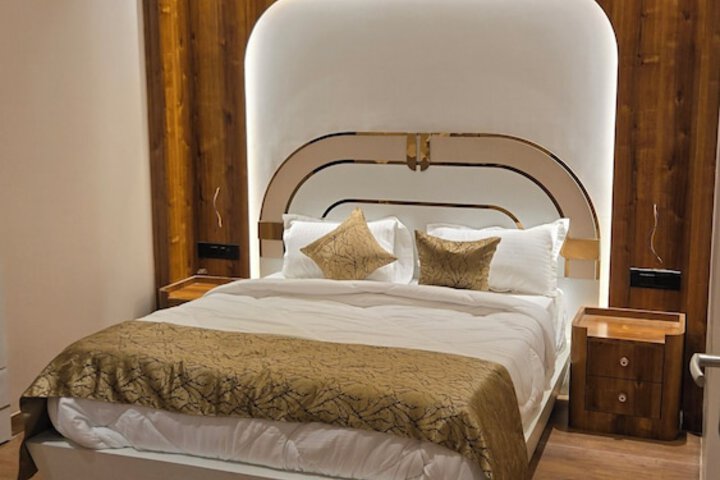 Room 6 of 21