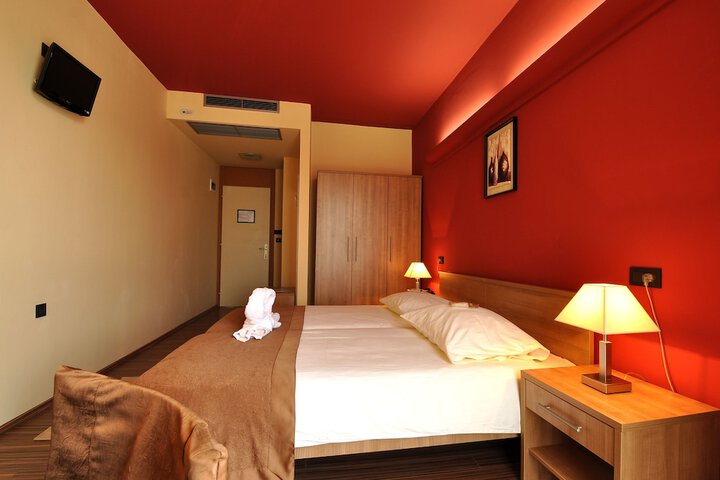 Room 12 of 55