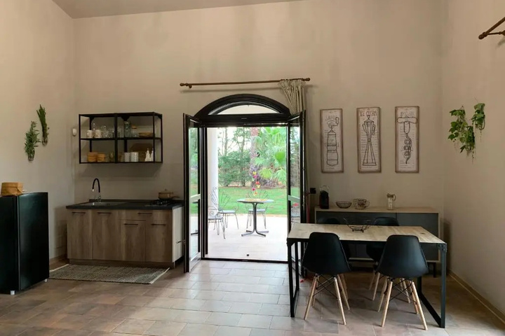 Room 2 of 17