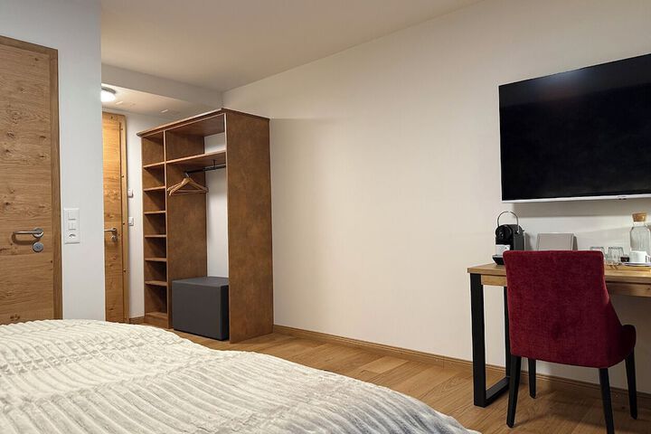 Room 5 of 22