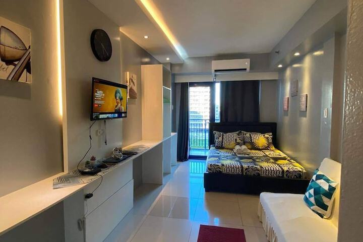 Room 3 of 6