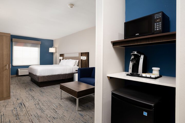 Room 13 of 50