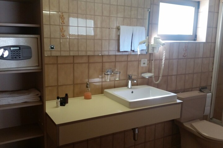 Room 7 of 40