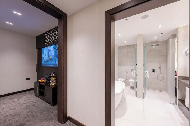 Room 12 of 74