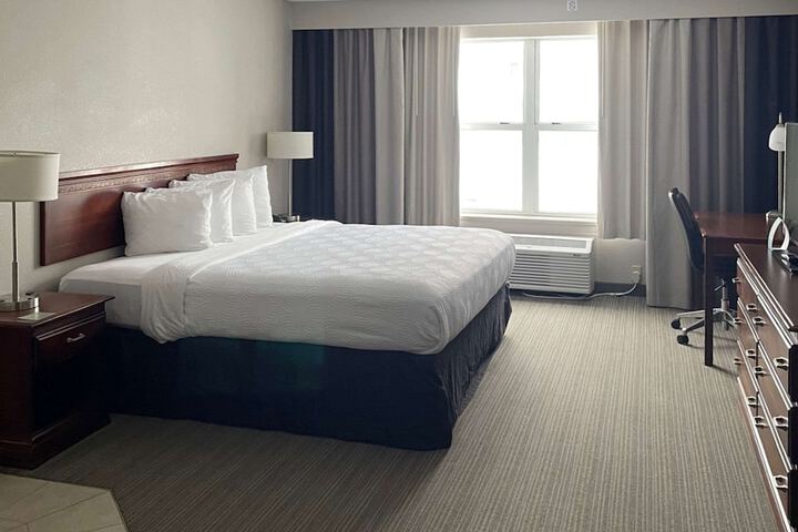 Room 15 of 30