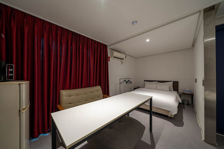 Room 37 of 82