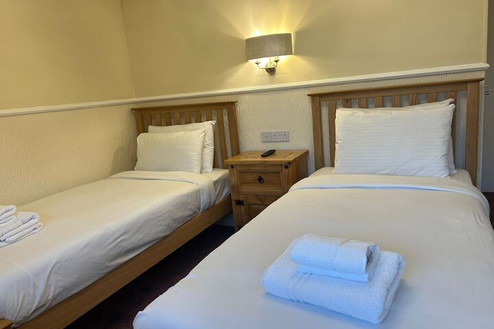 Room 16 of 33