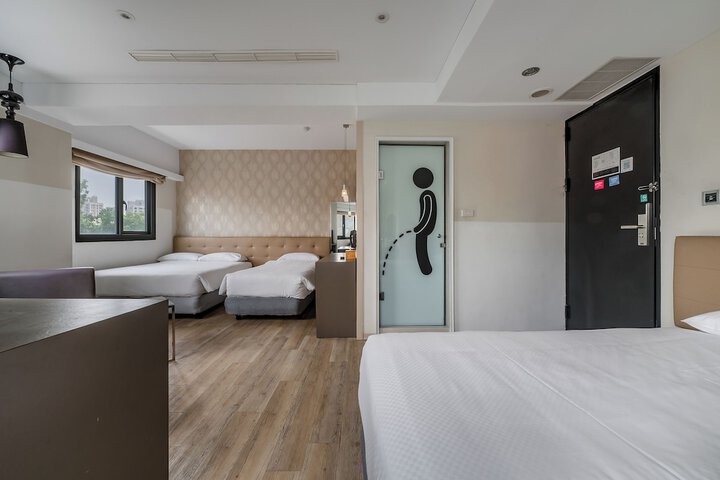 Room 56 of 93
