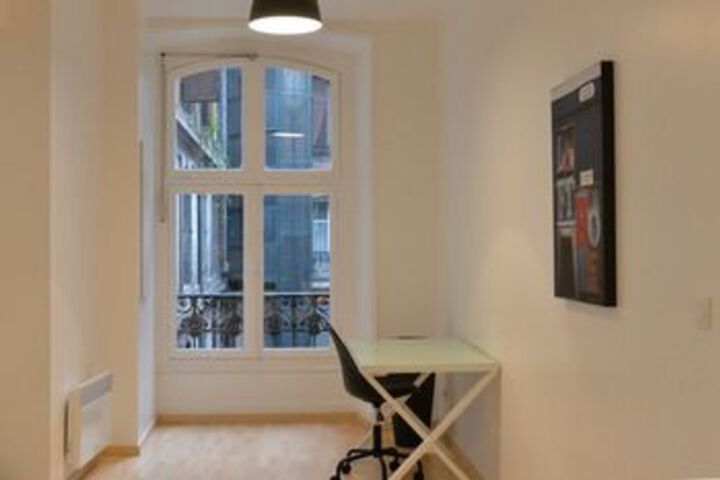 Room 10 of 22
