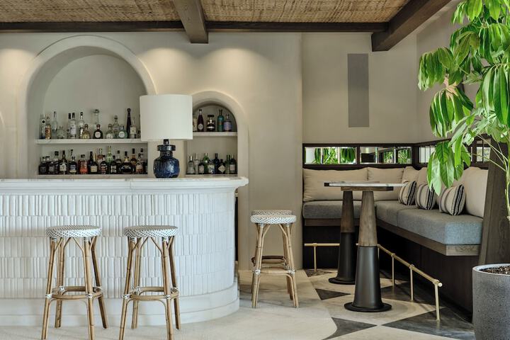 Lounge 149 of 190