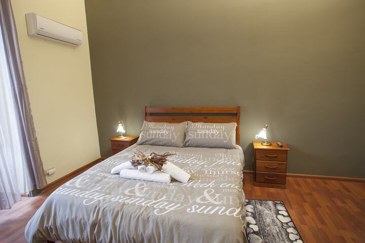 Room 4 of 35