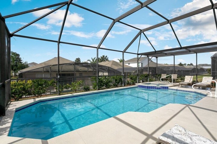 Pool 16 of 30