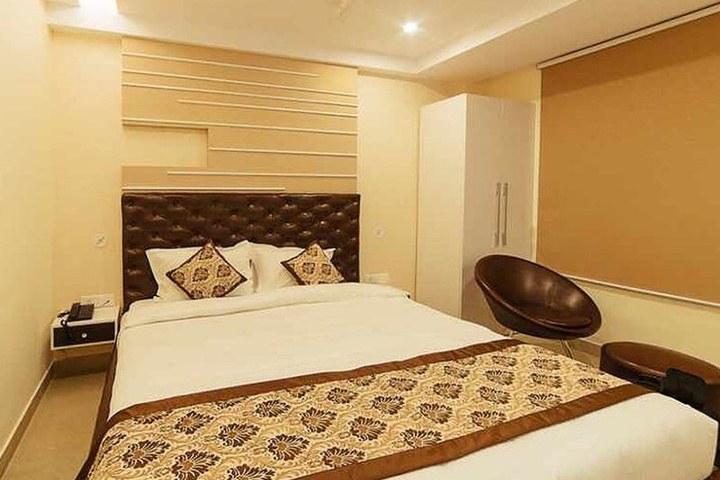 Room 3 of 14