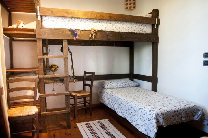Room 6 of 26