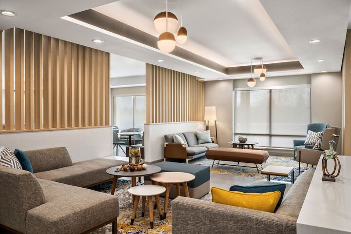 Lobby lounge