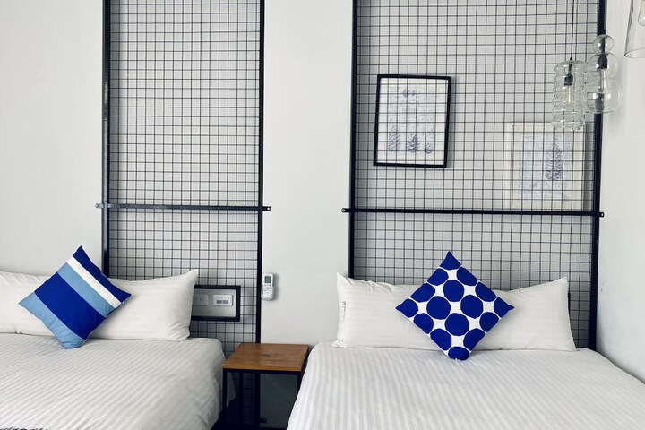 Room 10 of 75