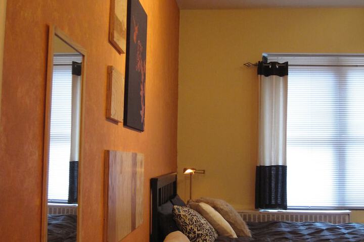 Room 4 of 9
