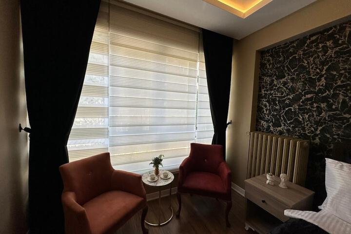 Room 32 of 59