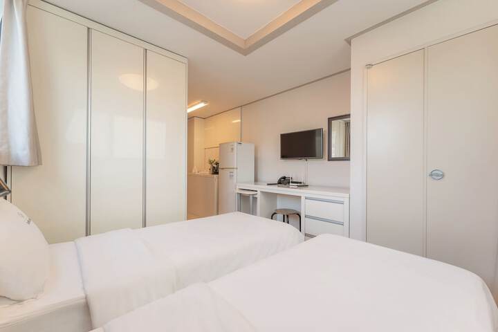Room 41 of 66