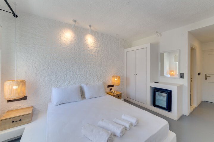 Room 13 of 61