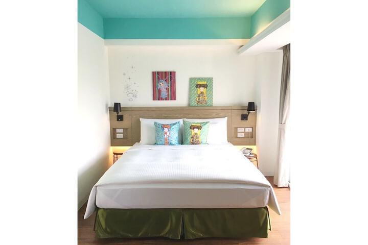 Room 12 of 51
