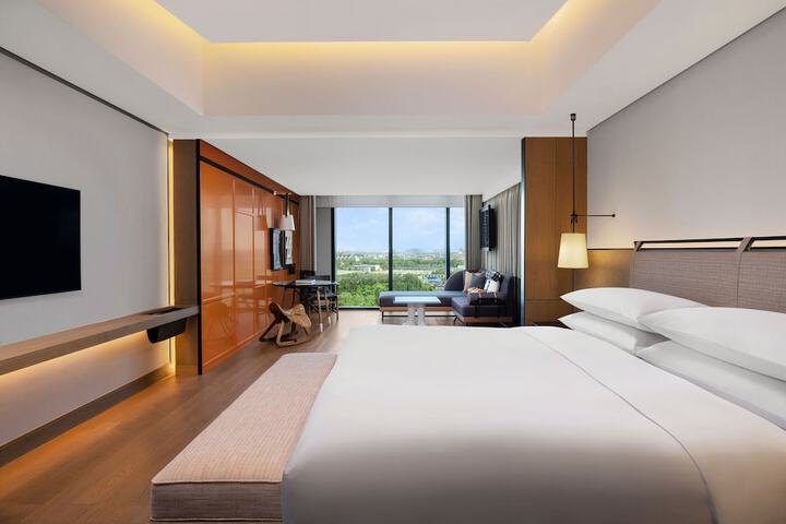 Room 36 of 194