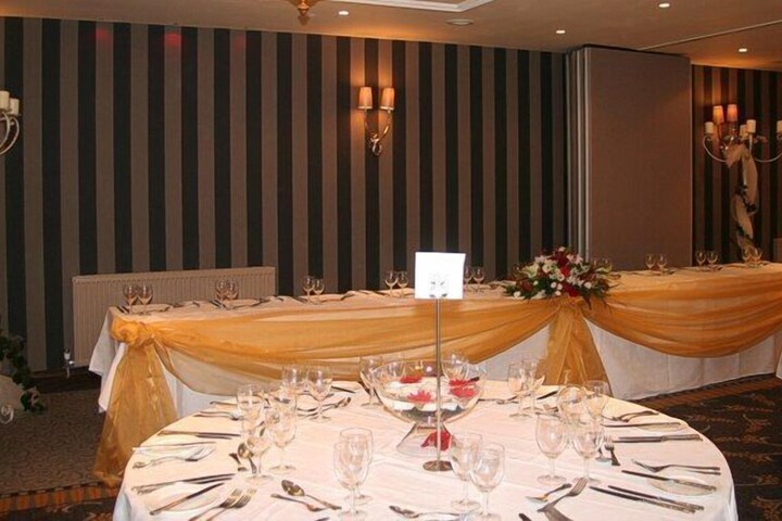 Ballroom/Hall 58 of 77