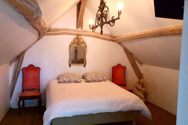 Room 15 of 25