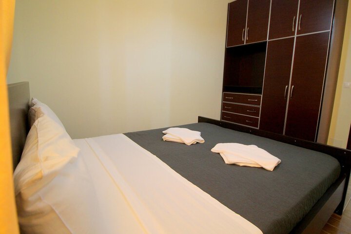 Room 31 of 245