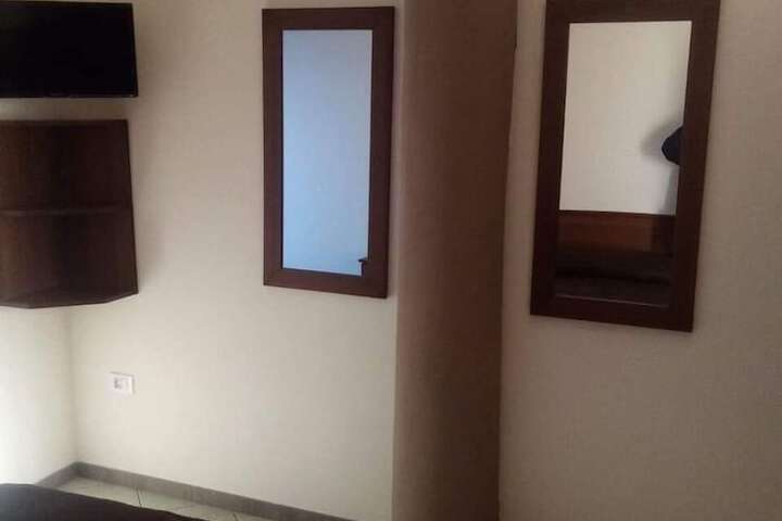 Room 21 of 27