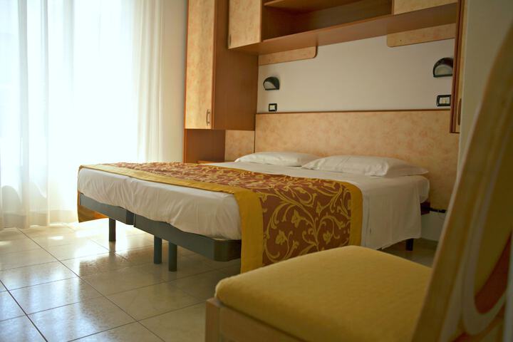 Room 8 of 44