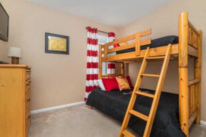 Room 28 of 38