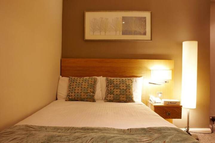 Room 25 of 53