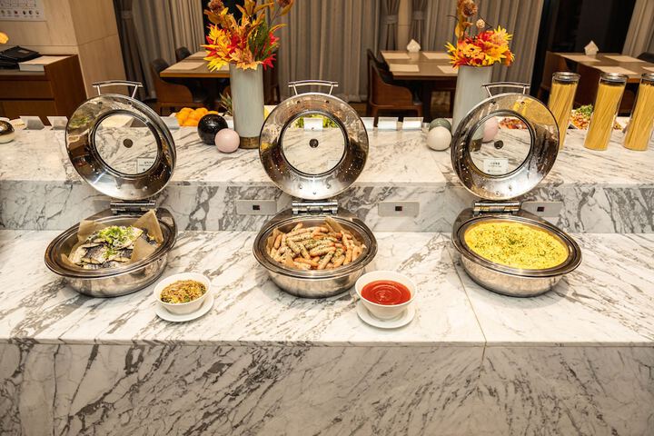 Dining 55 of 72