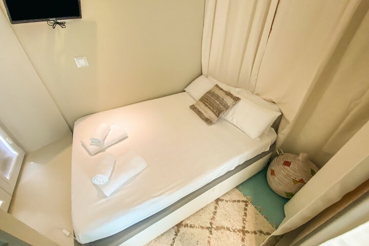 Room 8 of 35