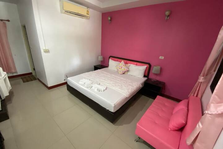 Room 5 of 17