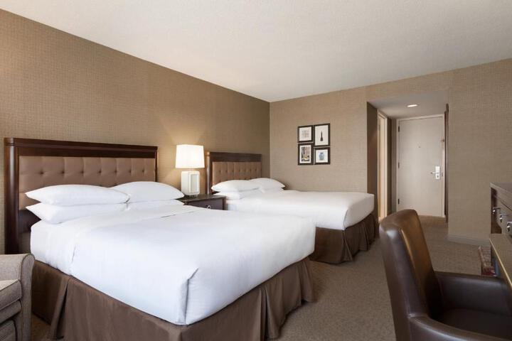 Double Accessible King Size Bed (2 of 7)