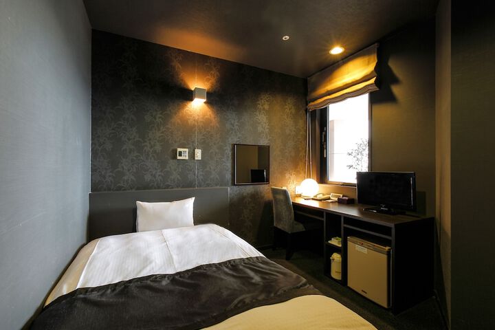 Room 9 of 40