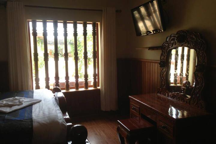 Room 2 of 6