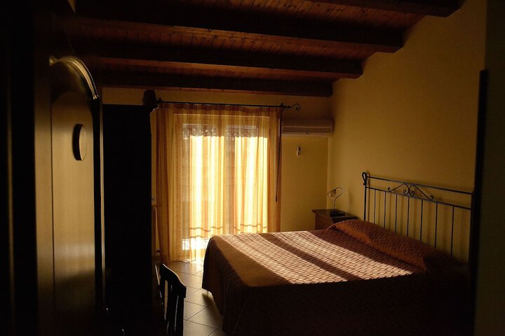Room 5 of 23