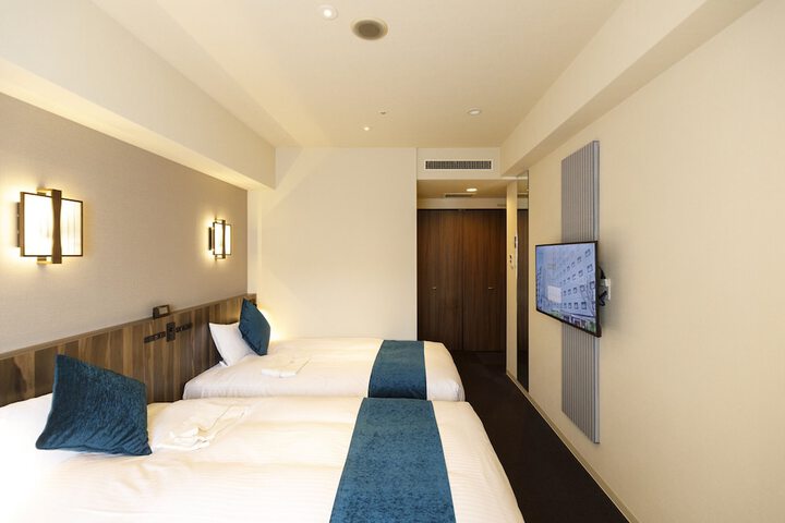 Room 16 of 48