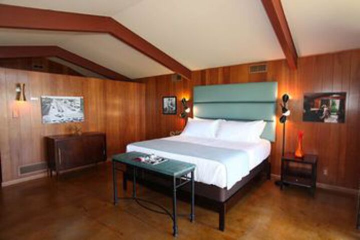 Room 19 of 42