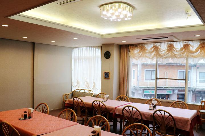 Dining 55 of 69