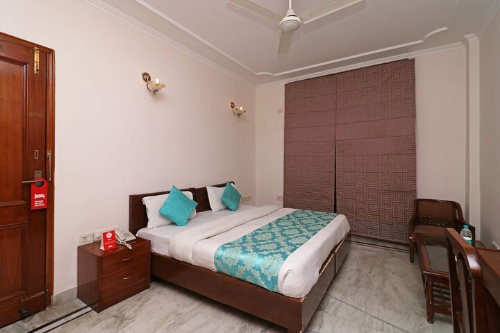 Room 4 of 14