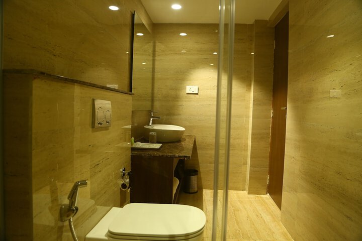 Room 27 of 45