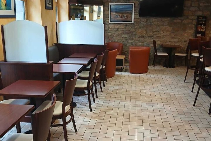 Room 4 of 7