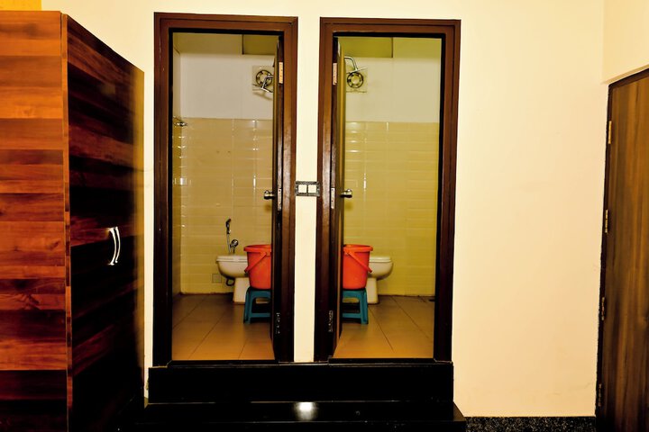 Room 53 of 82