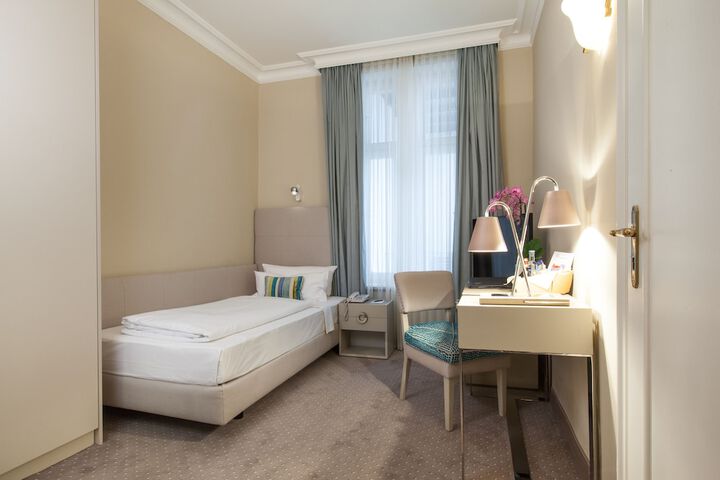 Room 31 of 73